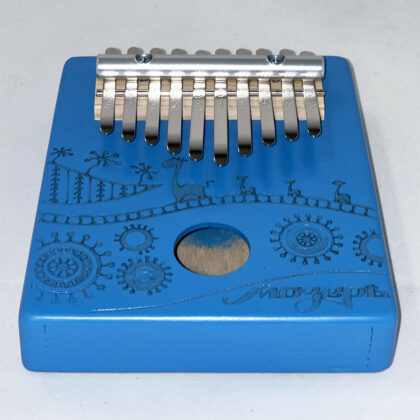 KMKr-2-BL-NEW Escudo Калимба, резонаторная, 10 язычков, трапеция, синяя, Мозеръ